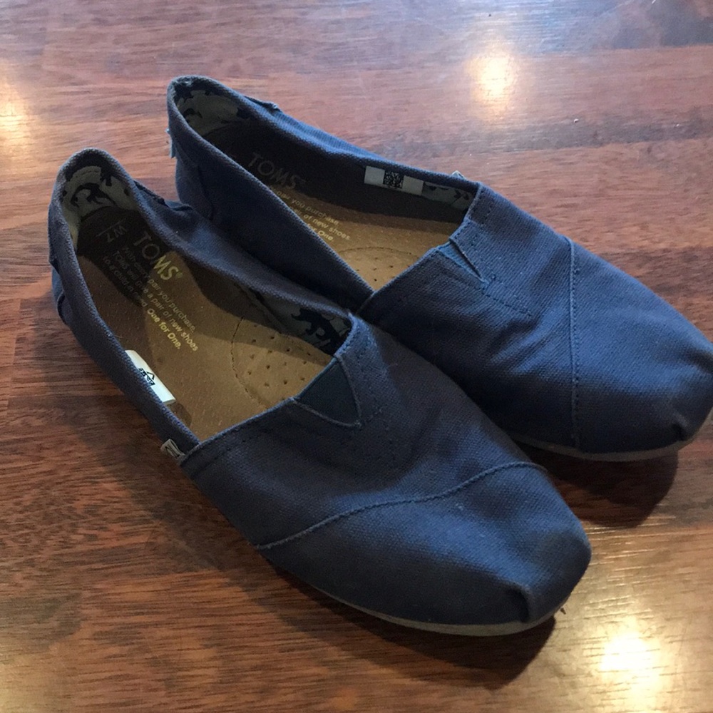 Womans Toms